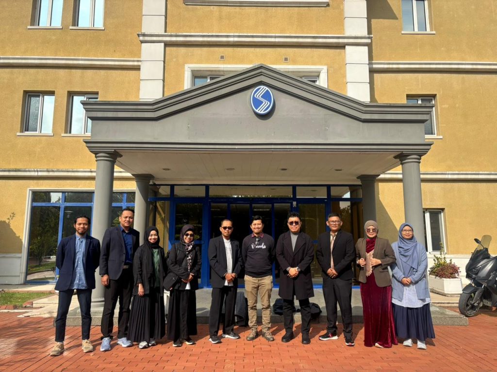 Partisipasi Dosen UNIKI Dalam 1ST Az-Zahra International Confence On Islamic Economics, FINANCE And BANKING (A-ICFB) Di Sakarya Universitesi, Republik Turki.
