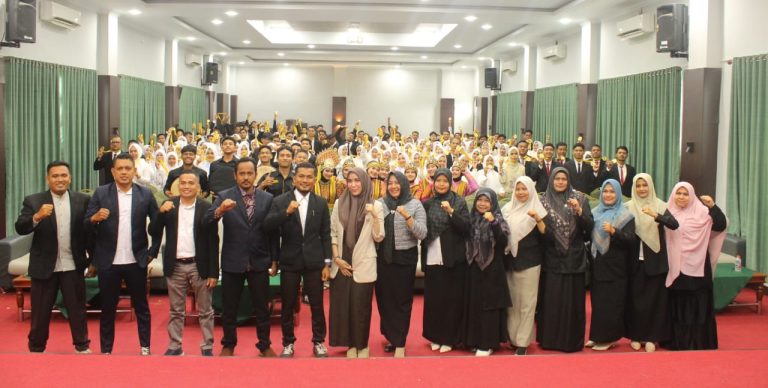 Yudisium Gelombang VIII Fakultas Komputer dan Multimedia UNIKI Berjumlah 162 Mahasiswa: Dari Kampus Ke Dunia Digital, Peran Alumni Dalam Menginspirasi Inovasi dan Perubahan