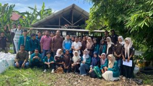 Pengembangan Kemampuan Praktek Lapangan Mahasiswa Peternakan UNIKI di Kandang Haji Rizal, Peserta 80 Orang Mahasiswa.