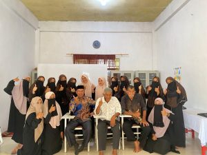 Revitalisasi Seni Tutur Aceh Melalui Nazam Aceh/meurukon, Mahasiswa Semester 5 Prodi Pendidikan Bahasa dan Sastra Aceh FKIP UNIKI Bireuen