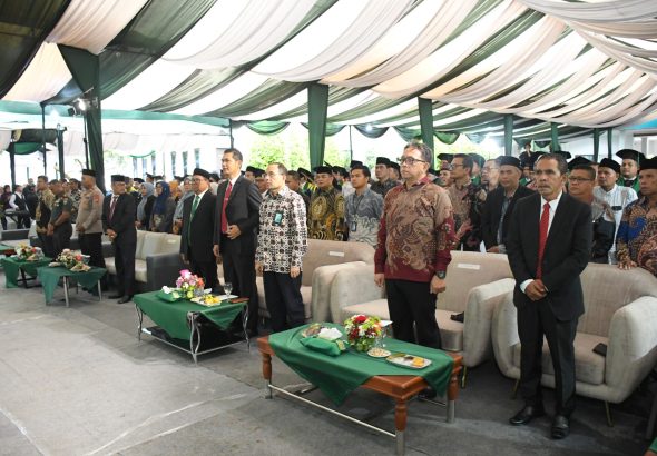 Foto wisuda-b244-4e4d-86ed-832119afdf7f