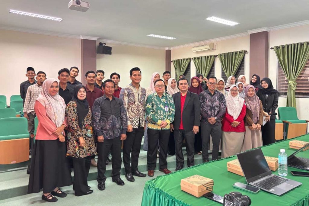 Penyuluhan Bahasa Indonesia Bidang Hukum bagi Mahasiswa Fakultas Hukum di UNIKI Bireuen