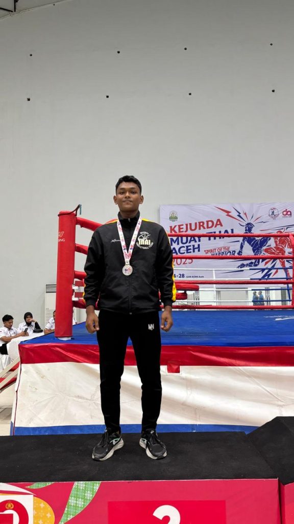 Prestasi Mahasiswa Hukum UNIKI Bireuen dalam Kejuaraan Muaythai Aceh.