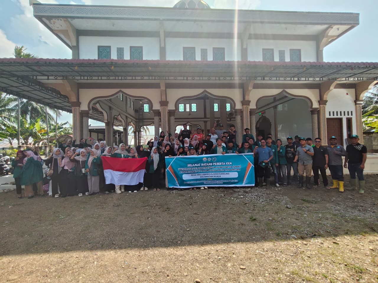 Mahasiswa KKM Tematik sebagai Garda Pemulihan: Kepemimpinan Mahasiswa UNIKI dalam Recovery Pascabanjir dan Lumpur di Kabupaten Bireuen-Aceh