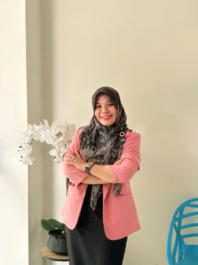 Transformasi Digital dalam Pendidikan Tinggi: Peran Strategis TIK dan Kompetensi Dosen dalam Meningkatkan Efektivitas Pembelajaran di FEB UNIKI Bireuen.