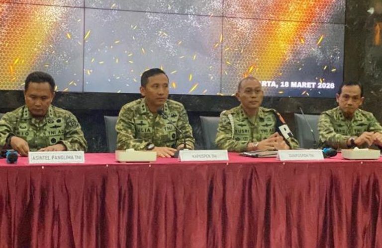 Militer Indonesia Menahan 4 Prajurit Terkait Serangan Asam terhadap Aktivis