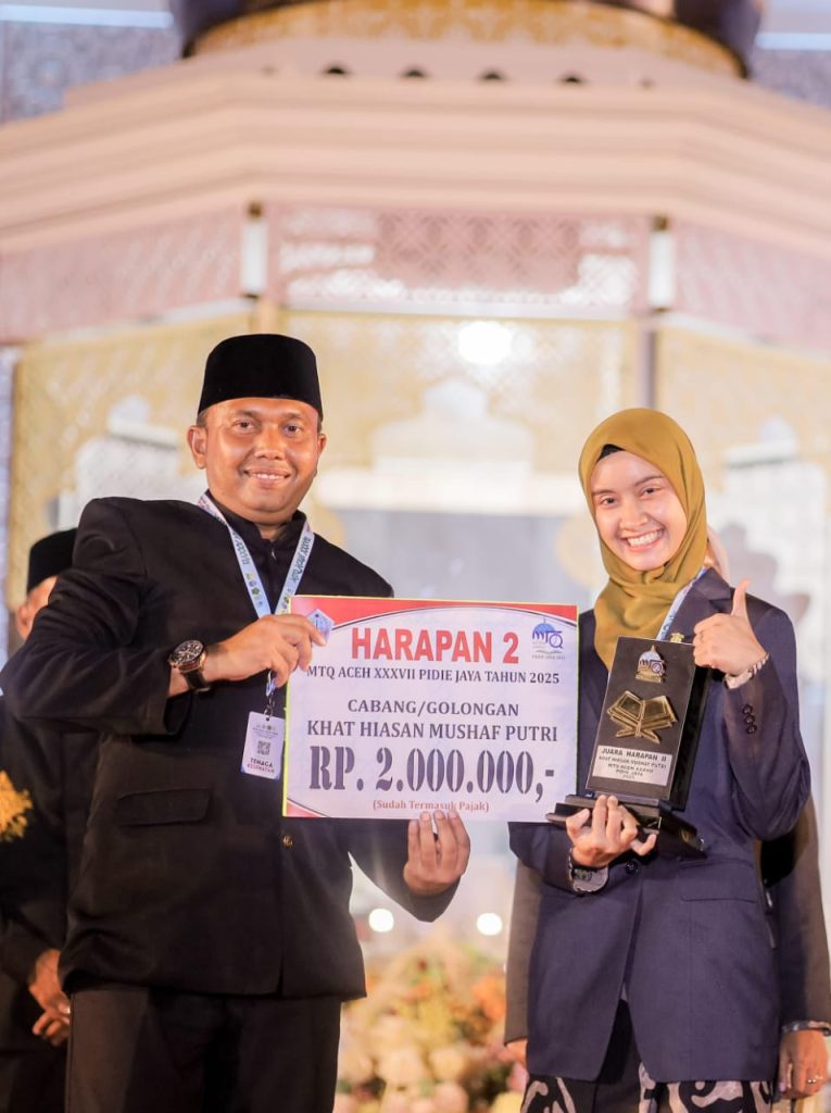 Mahasiswa PAI UNIKI Torehkan Prestasi Gemilang di Bidang Khattil Al-Qur’an: Dedikasi dan Konsistensi Adnin Ridha dalam Mengembangkan Seni Kaligrafi Islam.