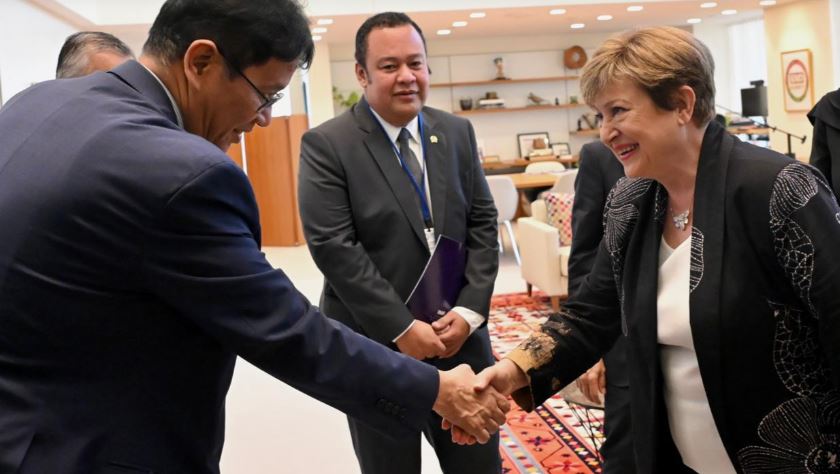 Indonesia perkuat ketahanan ekonomi di tengah tekanan global melalui strategi domestik, transformasi digital, dan kebijakan fiskal yang adaptif.