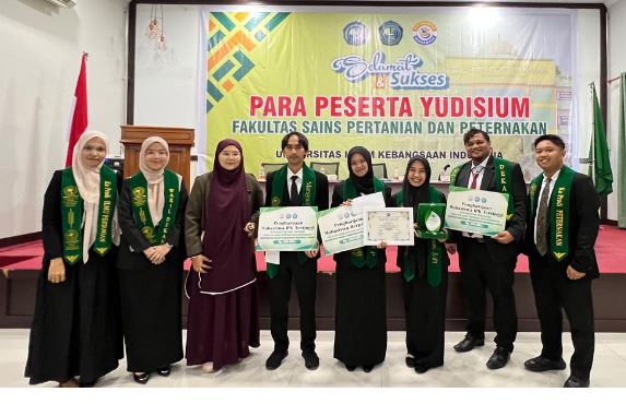 Dekan FAPERTA UNIKI Bireuen Berikan Reward kepada Mahasiswa Berprestasi dan Peraih IPK Tertinggi
