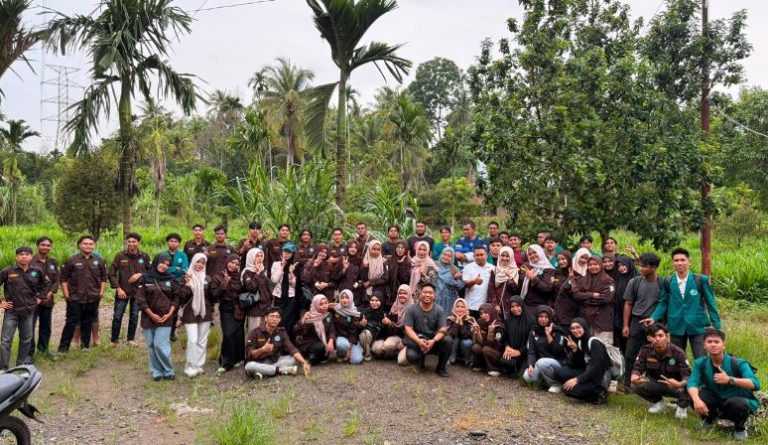 Prodi Peternakan UNIKI Bireuen Gelar Pembelajaran Kolaboratif  pada CV Juli Makmu, Perkuat Kompetensi Mahasiswa dalam Penanganan Kesehatan Ternak